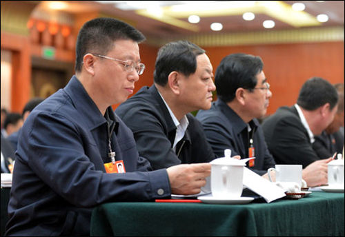全国人大吉林省代表团召开全团会议(3)