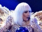 Lady Gaga夸张螃蟹装